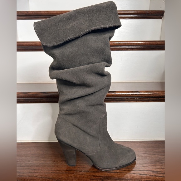 Baker’s Women’s Pull up Slouch Bonnie Boots, size 9, Gray, Suede, Preowned - Picture 4 of 15
